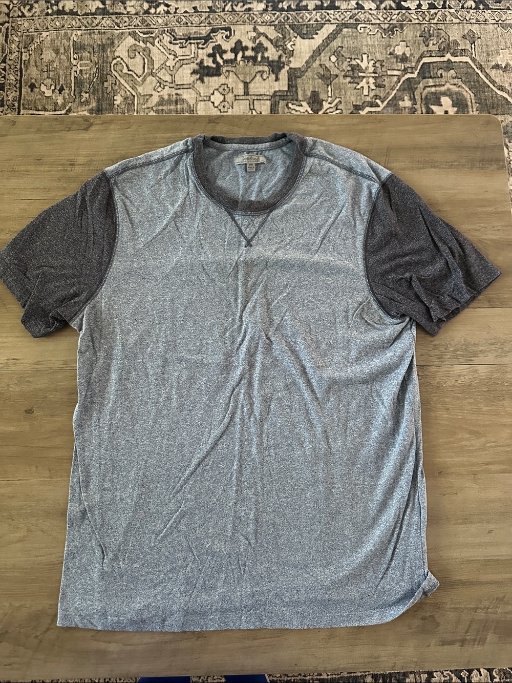 Men's Heathered Short-Sleeve Crewneck Shirt - Two-Tone Gray